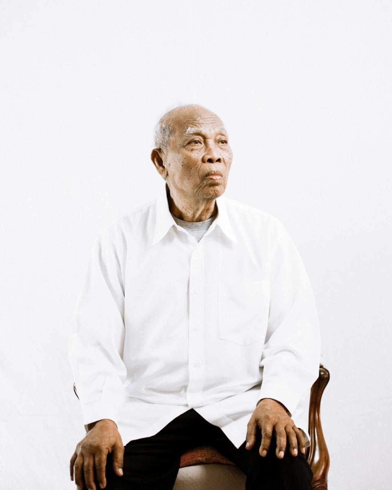 How to Manage Anxiety Through Mindful Living