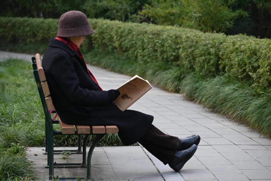 How Fiction Reading Supports Mental Wellness in Seniors