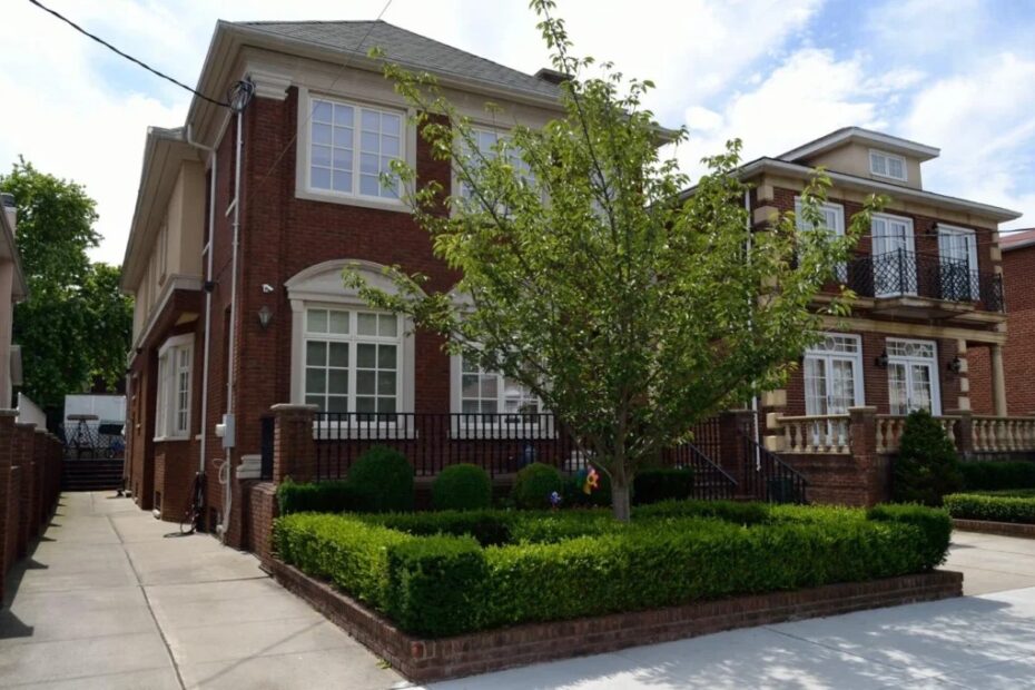 Off-Campus Student Apartments