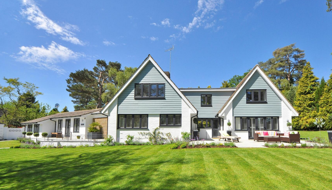 Mastering Professional Cleanliness for Your Home Lawn